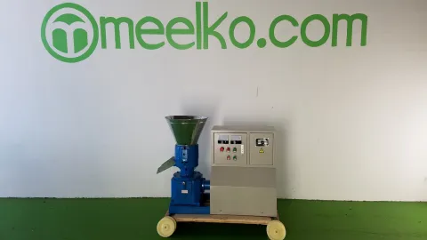 Imagen del producto relacionado Peletizadora Compacta MKFD200C de 7.5 kW para Pellets de Madera - La MKFD200C es una peletizadora eléctrica compacta de 200 mm y 7.5 kW que convierte aserrín, viruta fina y residuos forestal…