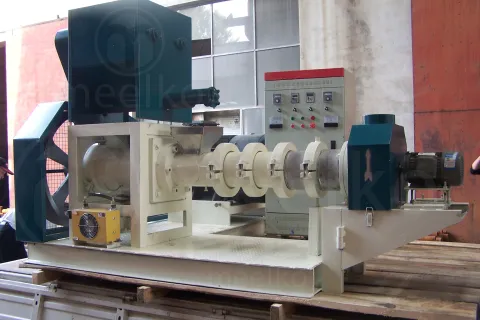 Imagen del producto relacionado Extrusora para pellets alimento de gatos 700-800kg/h 75kW - MKED135B - Extrusora de alimento para gatos 700–800 kg/h, producción de croquetas con control preciso, alta eficiencia, operación conti…